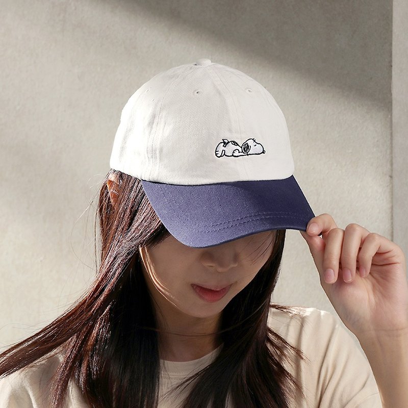 Peanuts Snoopy electric embroidery baseball cap-Snoopy genuine hat peaked cap old hat sun hat - Hats & Caps - Cotton & Hemp Multicolor
