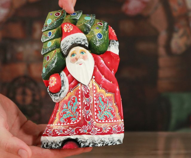クリスマスツリーとサンタクロースの置物サンタ人形手彫りの木製サンタ 