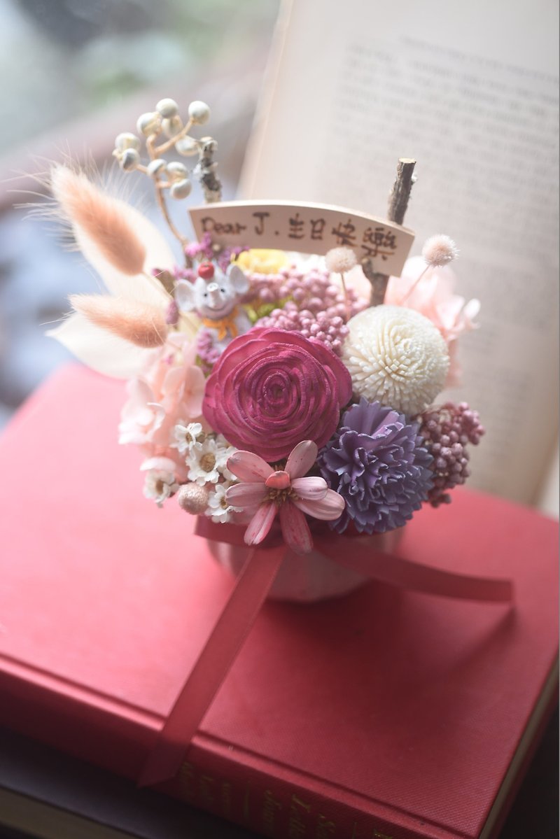Childlike dry flower gift free engraving can be customized flower gift dry flower gift pink with wooden base - Dried Flowers & Bouquets - Plants & Flowers Pink