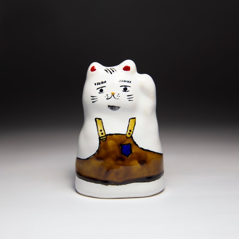 街頭開運招財貓-咖色圍裙喵 - 擺飾/家飾品 - 陶 白色