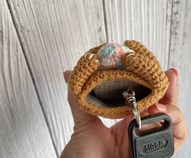 Cute Sloth Holding Heart Key Holder - Shop jillcrochetshop