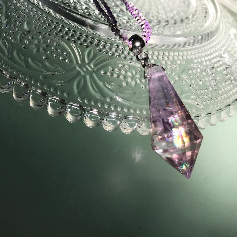 【Lost And Find】Natural rainbow in quartz Amethyst necklace - Necklaces - Gemstone Purple