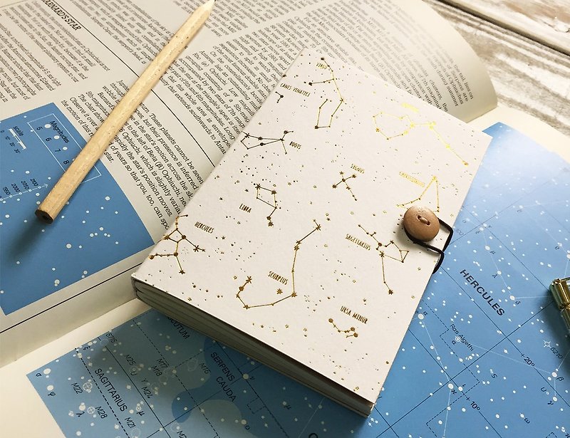 New in ! GOLD FOIL Constellation notebook, Star notebook, Indigo Sketchbook, Space notebook----SIZE A6 - 便條紙/便利貼 - 紙 金色