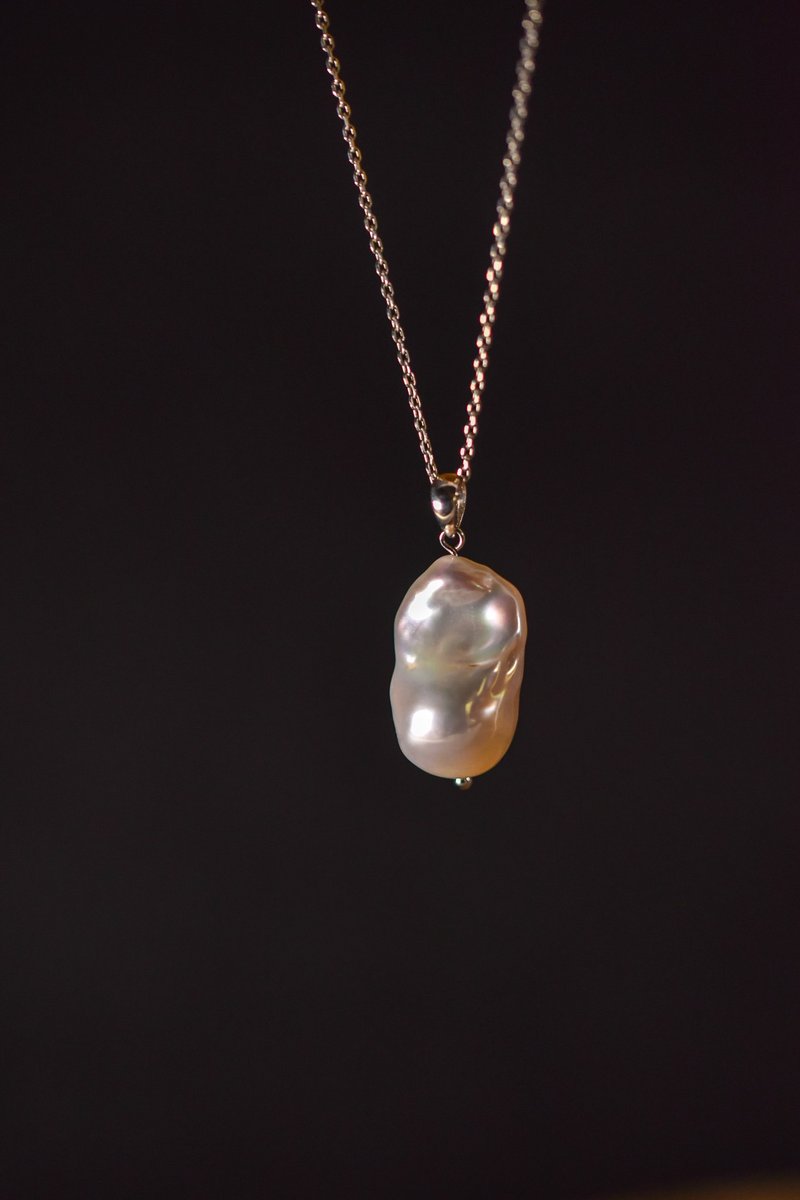 Translucent Baroque Pearl Pendant Necklace - สร้อยคอ - ไข่มุก ขาว