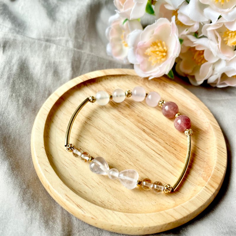【Autumn. Fangtang Hanli] Crystal Bracelet - 18K Gold/Strawberry Crystal/Pink Crystal/Moonstone/ Bronze Titanium Crystal - Bracelets - Crystal Pink