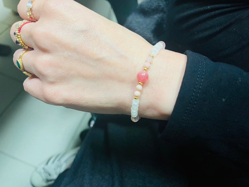 Rhodochrosite 14K Gold Moonstone Bracelet - สร้อยข้อมือ - เครื่องประดับพลอย สีแดง