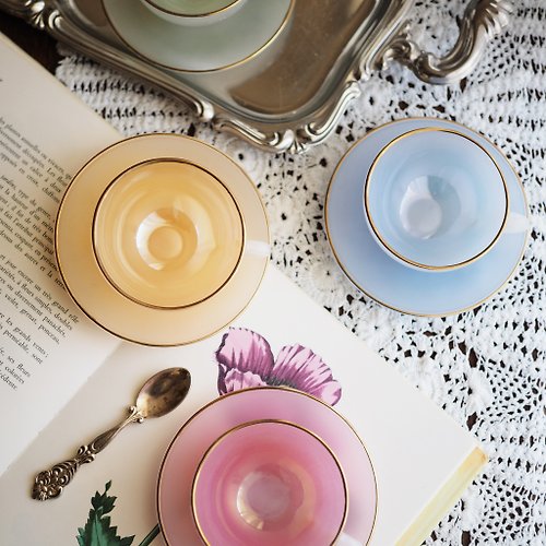 菌物 shroom 經典復古 法國 Arcopal 奶油色玻璃杯碟套裝 / 咖啡杯 / 茶杯