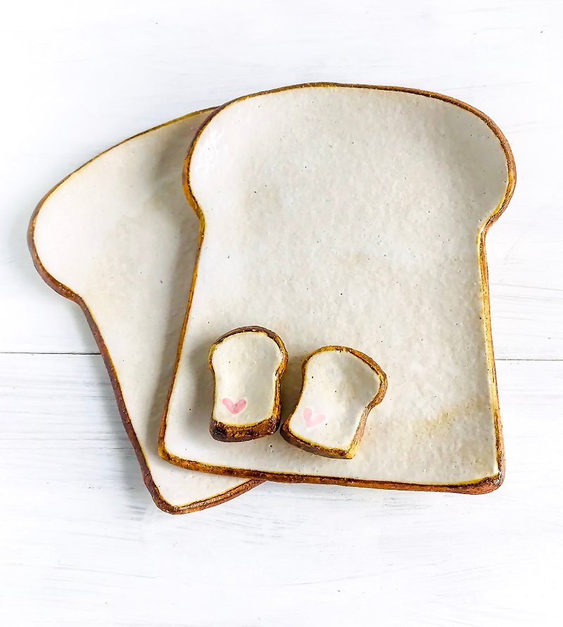 Goody Bag - Dish in the shape of bread and chopstick rest - Plates & Trays - Pottery White