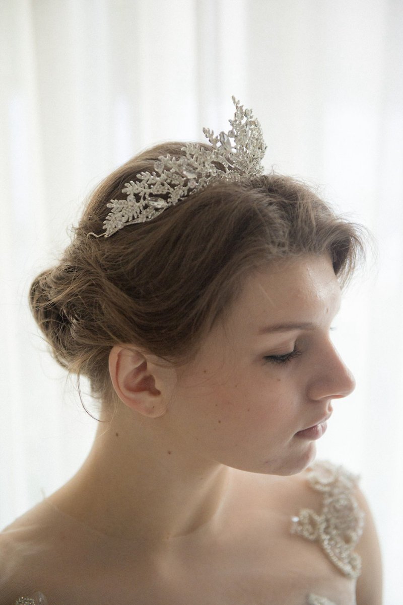Classic Crystal Tiara - Hair Accessories - Other Materials 