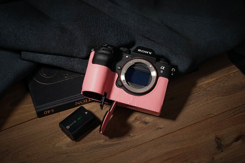 適用機型SONY a9 III/ a1 II 手掌紋皮革相機底座皮套 - 相機包/相機袋 - 真皮 多色