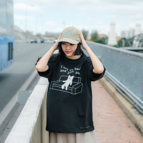 I TRY SO HARD AND GOT SOFA、暗闇で光るTシャツ - ショップ ABEARABLE