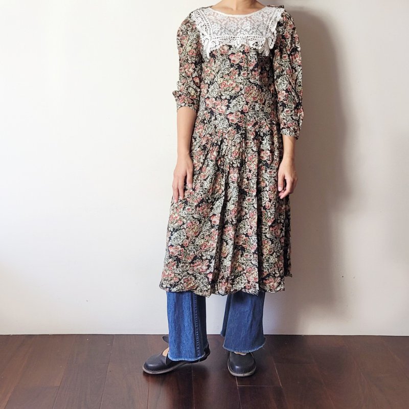 BajuTua /古著/ 70's 美國製 浪漫花朵 宮廷風蕾絲領洋裝 - 洋裝/連身裙 - 其他人造纖維 卡其色