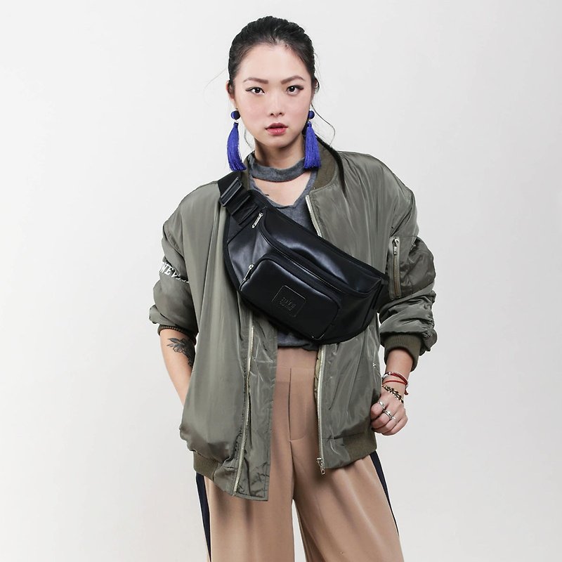 【RITE】軍袋系列 -復古腰包(大) - 皮革黑 - 側背包/斜孭袋 - 防水材質 黑色