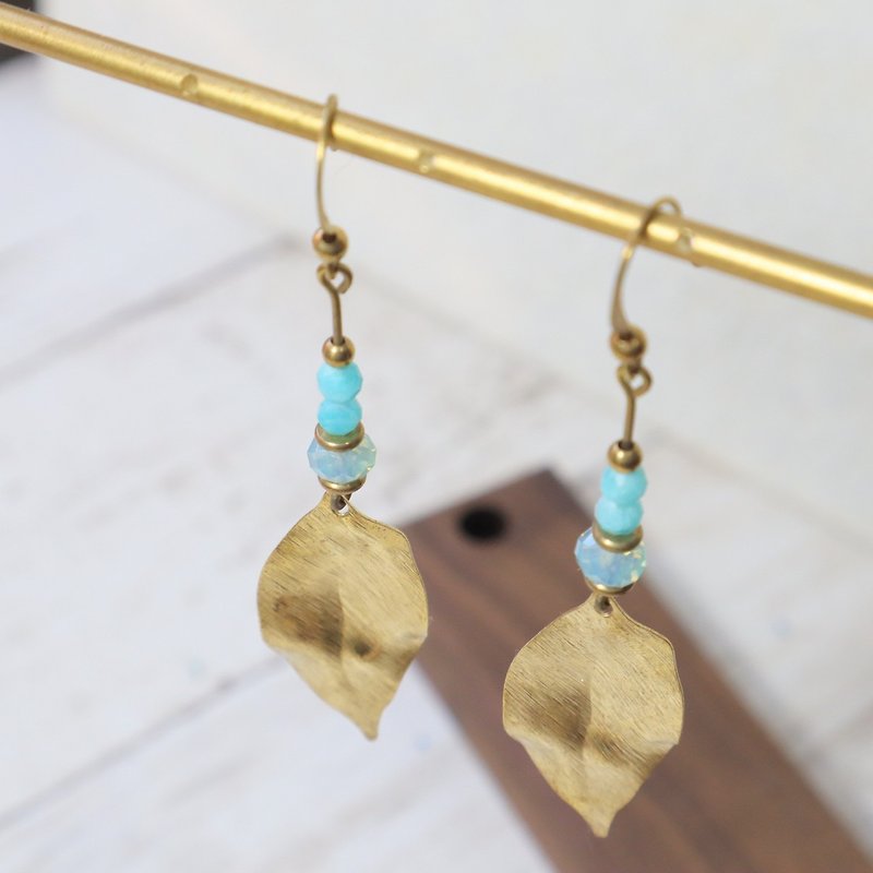 Akiba Stone Bronze earrings / Swarovski Crystal folder can be changed Tanabata gift customized - Earrings & Clip-ons - Copper & Brass Blue