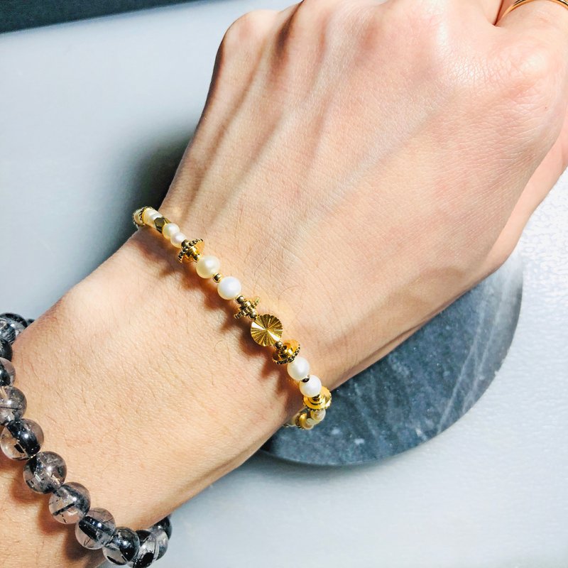 淡水珍珠18kgf手鍊 珍珠手鍊 馬蹄幸運手鍊 情人節禮物 手工訂製 - 手鍊/手環 - 純銀 透明