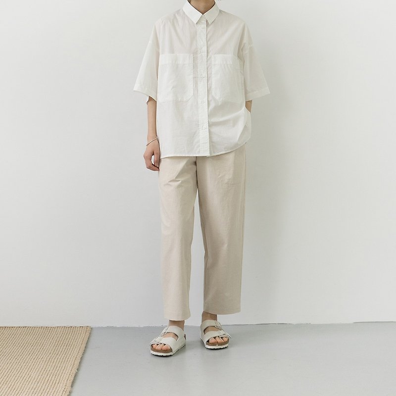 White three-quarter sleeve patch pocket box shirt - เสื้อเชิ้ตผู้หญิง - ผ้าฝ้าย/ผ้าลินิน ขาว