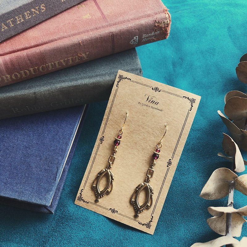 Antique frame Stone earrings - Earrings & Clip-ons - Copper & Brass Red
