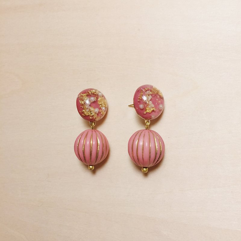 復古深粉紅金箔珍珠丸子南瓜耳環 - 耳環/耳夾 - 樹脂 粉紅色