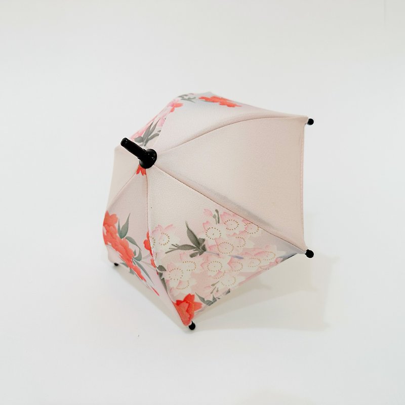 Kimono umbrella objet created by upcycling Japanese Vintage Silk Kimono #15 - Items for Display - Silk Pink