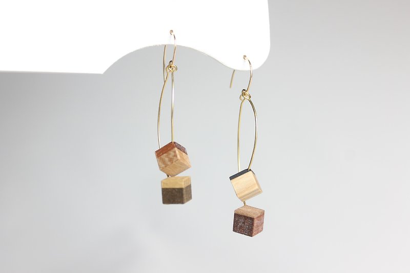 New Paris cube earrings - ต่างหู - ไม้ สีกากี