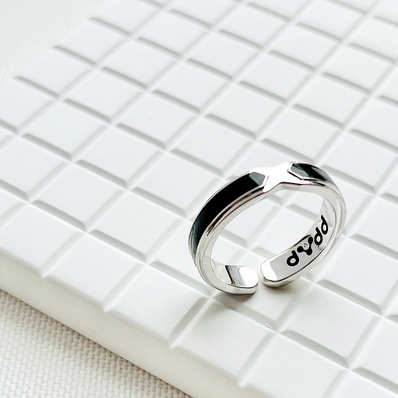 Christmas Gift Exchange Black Knight Enamel 925 Sterling Silver Ring 2.0 - แหวนทั่วไป - เงินแท้ สีดำ