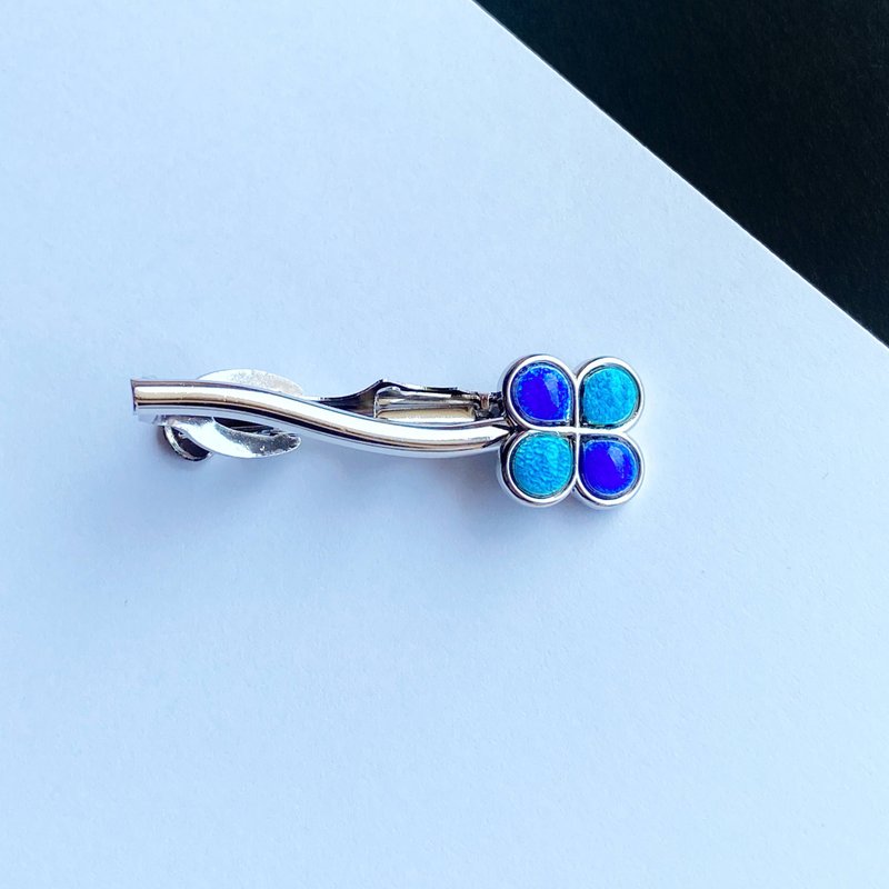 Clover [Blue Sky Blue Sky] Cloisonne Tie Clip Pure Silver Cloisonne - เนคไท/ที่หนีบเนคไท - วัสดุอื่นๆ สีน้ำเงิน