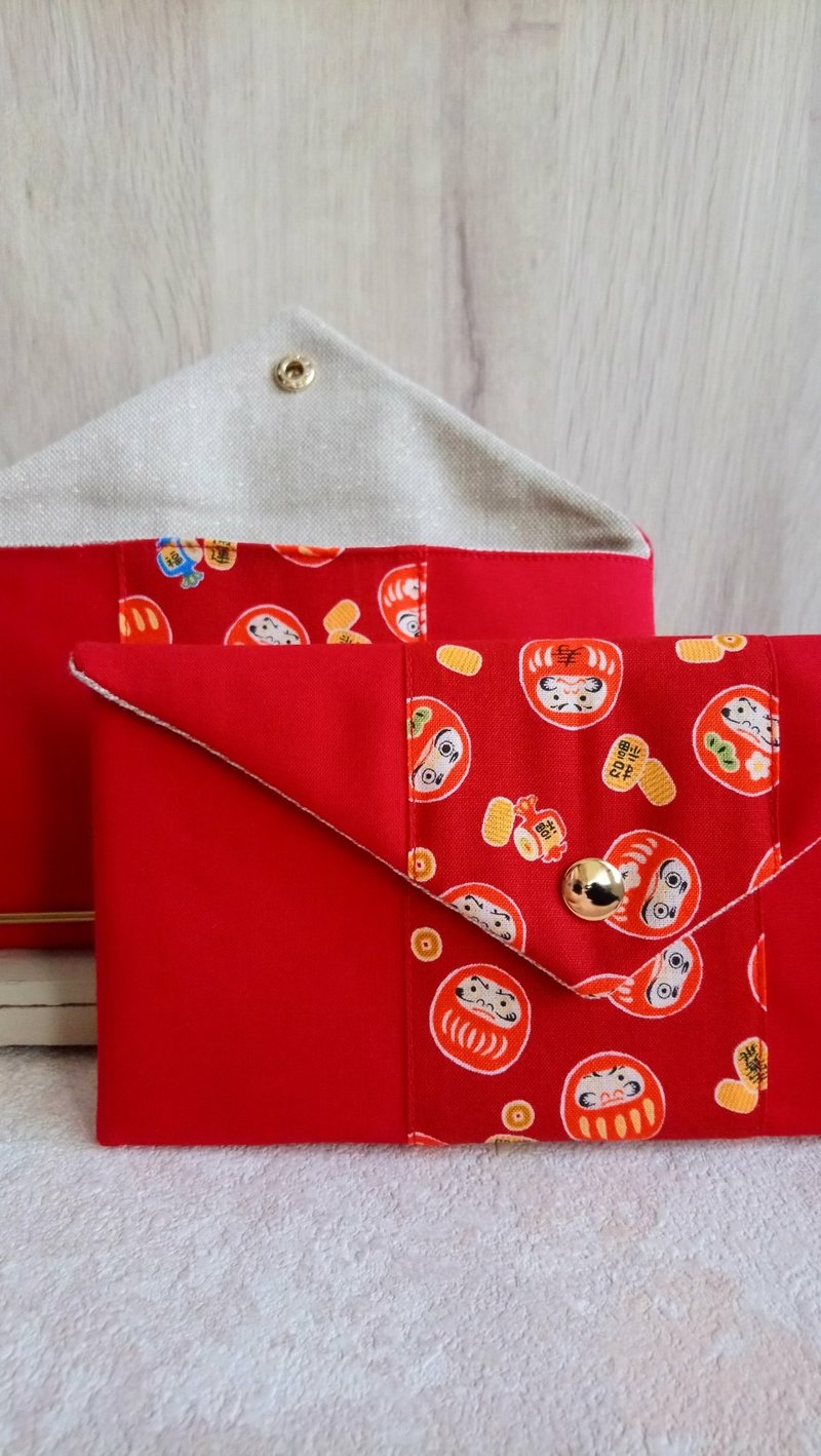 [ENT/Universal Red Envelope Bag] Daruma Tumbler Red Japanese Style Flower Belt Lined with French Glitter Cloth - Chinese New Year - Cotton & Hemp Red