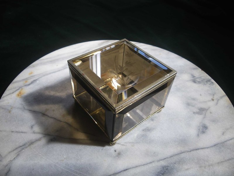 [OLD-TIME] Early Japanese carved black glass jewelry box - กล่องเก็บของ - วัสดุอื่นๆ 