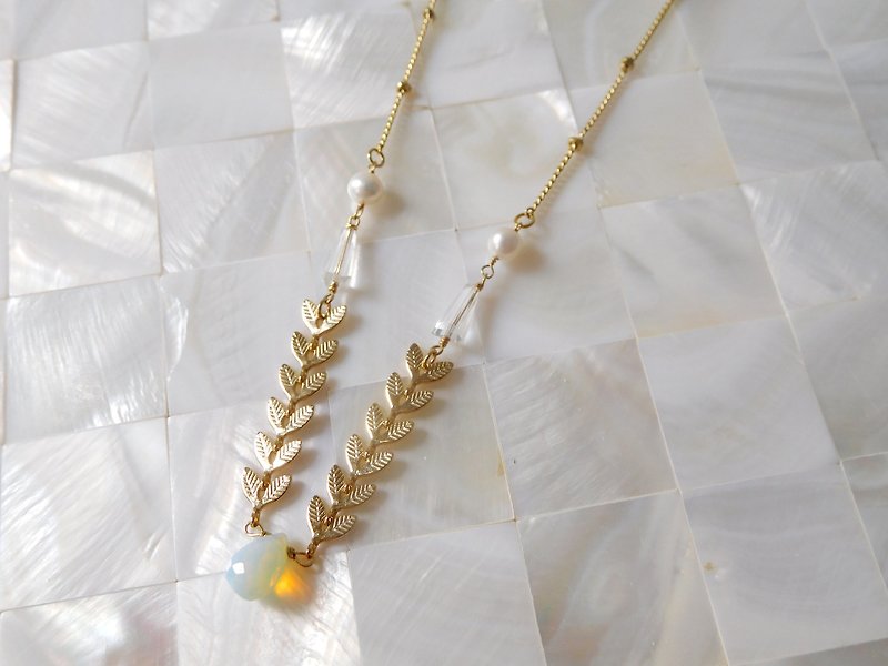 Gold white leaf shape long chain 60-65 cm material scheduled - Necklaces - Other Materials Gold