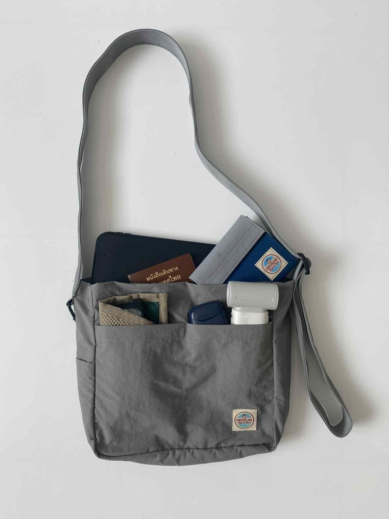 Underline Grey Nylon Mail Bag / Sling Bag - 側背包/斜背包 - 棉．麻 灰色