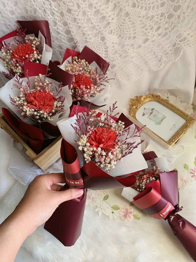 索拉康乃馨花束 母親節花束 客製花束 紅色康乃馨 單支花束 - 乾花/永生花 - 植物．花 