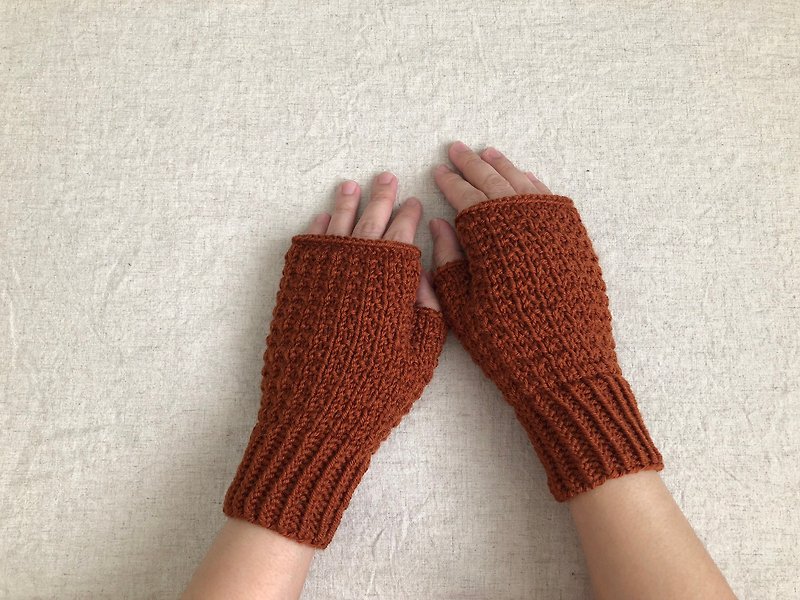 Xiao fabric hand-woven wool mitt red brown - Gloves & Mittens - Wool Red