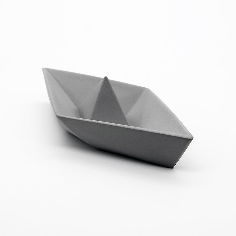 Geometry BOAT Aroma stone I Geometry BOAT Cement Stone I comes with 5ml essential oil - - Fragrances - Cement Gray