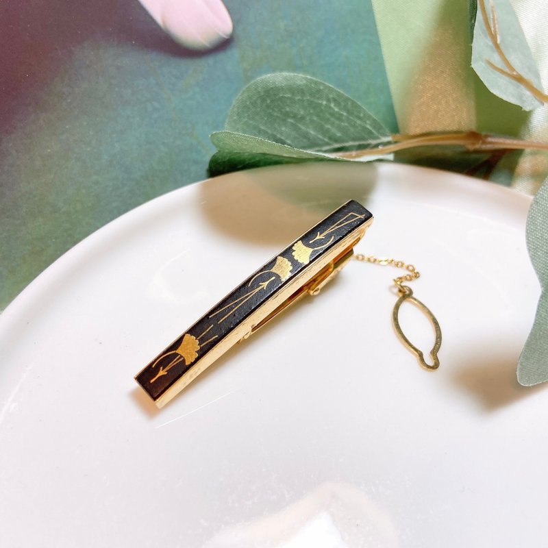 [Antique Western Jewelry] Exquisite Damascene Inlaid 24K Gold Ginkgo Flower Carved Tie Clip - เนคไท/ที่หนีบเนคไท - ทอง 24 เค สีดำ