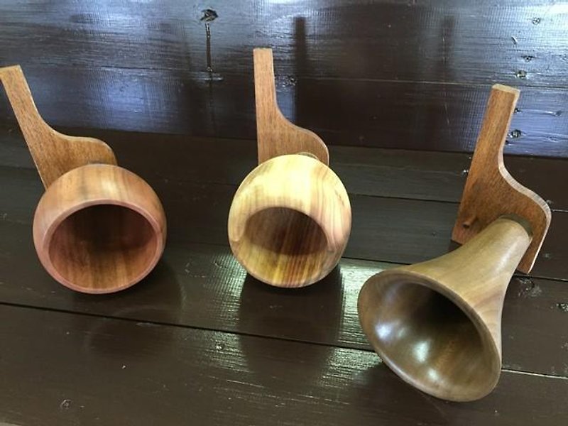 iphone Speaker Stand trumpet type large - Items for Display - Wood 