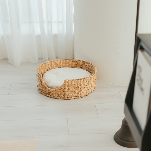 Woven round pet bed Shop hgbegin Bedding & Cages Pinkoi