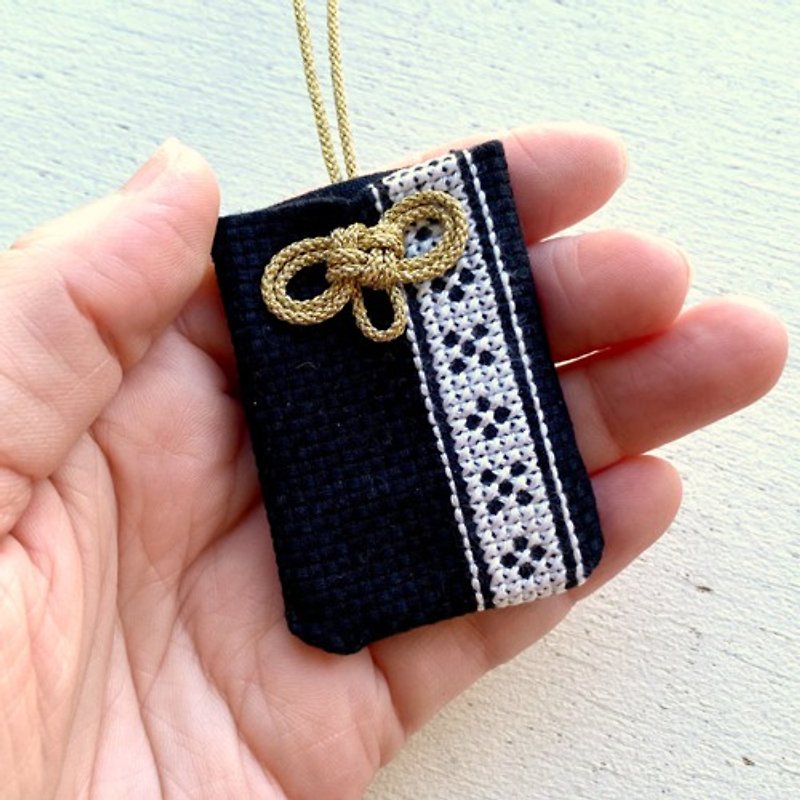 Cross-stitch Maas bag, amulet bag, mincer pattern, white - Card Holders & Cases - Cotton & Hemp White