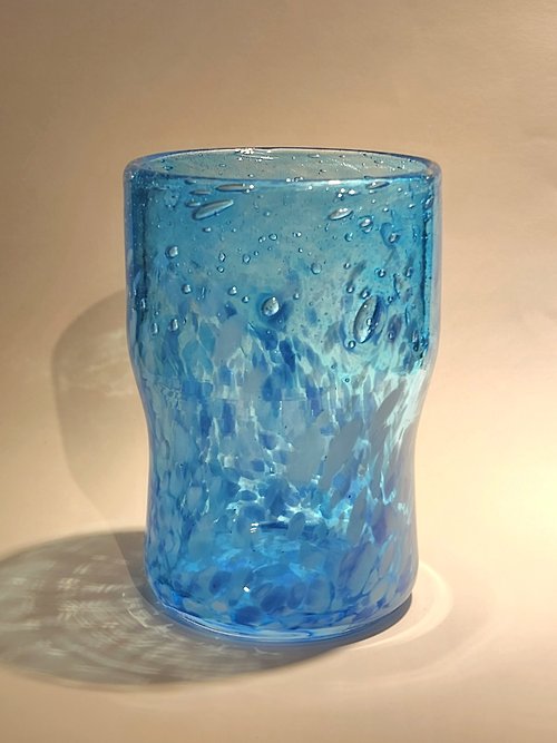 臺灣玻璃舘 氣泡曲線杯-水藍 手作玻璃杯 純手工吹製