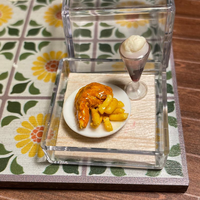 ポケットミニ香港スタイルのフライドチキンティラピアと小豆のアイスクリーム添え - 置物 - その他の素材 