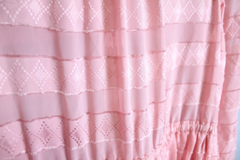 FOAK vintage soft pink luster diamond woven dress - ชุดเดรส - วัสดุอื่นๆ 
