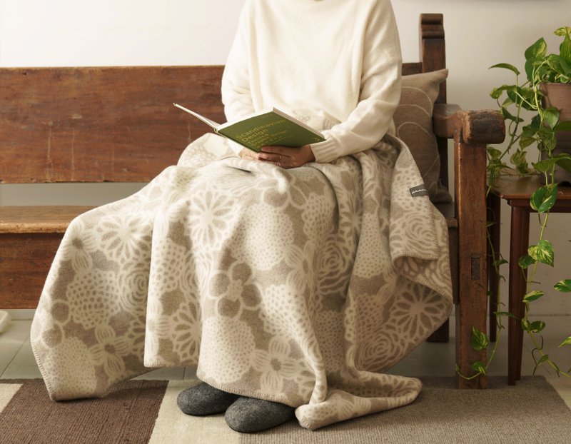 Knee blanket designed by Katsuji Wakisaka - ผ้าห่ม - ขนแกะ สีนำ้ตาล