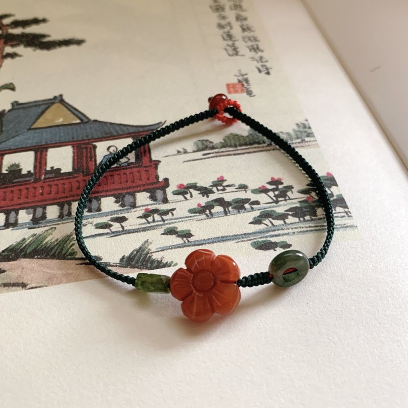 售完供欣賞 蓮間花。南紅雕刻花復古編織手繩 翡翠圈綠碧璽手鏈 - 手鍊/手環 - 玉石 多色