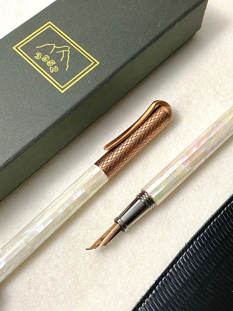 3952老山羊-噍吧哖 珍珠母貝 玫瑰金書法鋼尖鋼筆 - 鋼筆 - 其他材質 