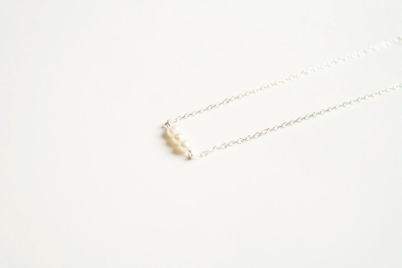 :: Girl Series :: Mini Pearls（3pcs）Shimmering Silver Clavicle Chain Revised（3.0） - ネックレス・ショート - スターリングシルバー 
