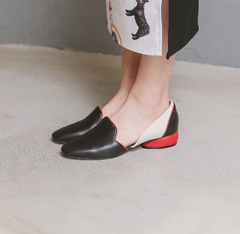 Line roller level small round with real leather shoes black apricot red - Sandals - Genuine Leather Black