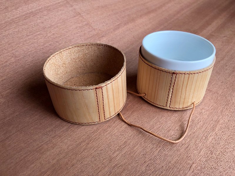 Protective white magnetic sencha cup set (including MUJI white magnetic cup 180ml)_selected pure natural solid wood leather - ถ้วย - ไม้ 
