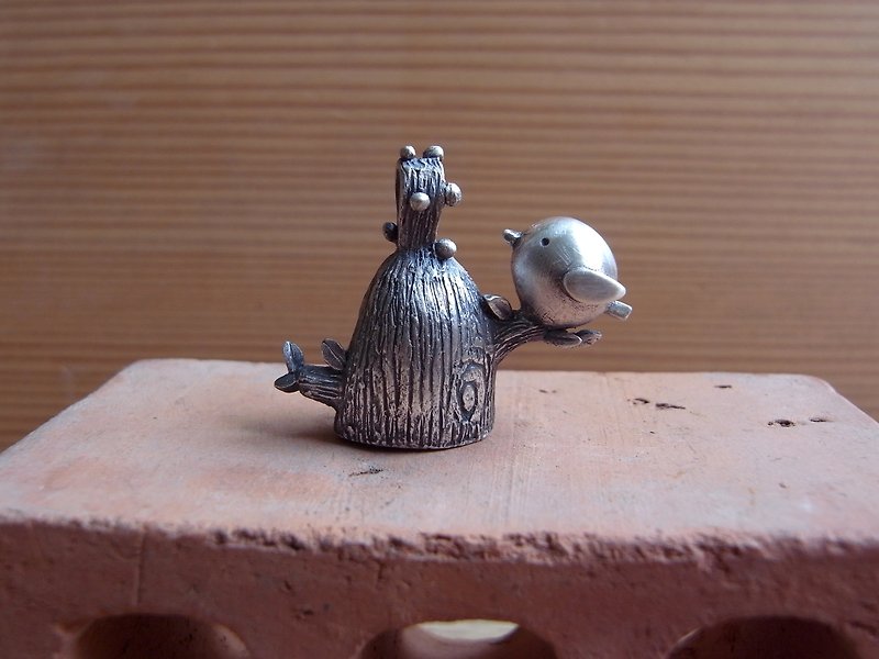 小鳥與樹---純銀項鍊墜子‧墜飾---手工限量--(墜飾+18吋銀鍊) - 項鍊 - 銀 灰色