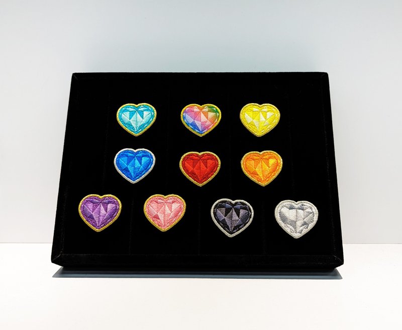 【刺繡別針】愛心寶石 Light Heart 組合 | 禮物 | 幸運色 | 生日 - 胸針 - 繡線 多色