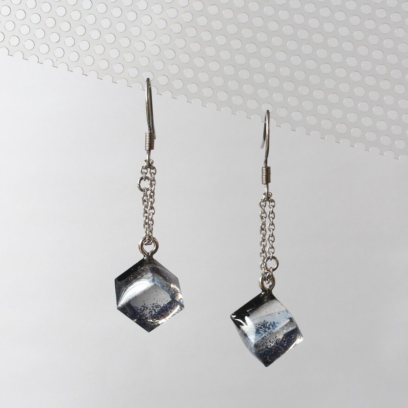 Little Shadow  / Dangling resin earrings / ICE DRIP - Earrings & Clip-ons - Resin Black