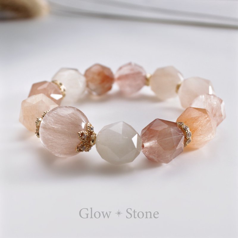 GLOWSTONE Faceted Cat Eye Colored Rabbit Hair Bracelet - สร้อยข้อมือ - คริสตัล สึชมพู